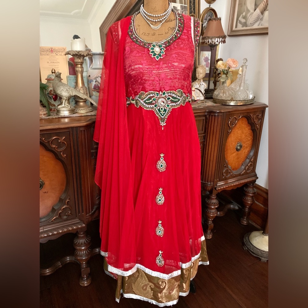 Vintage Indian Pakistani Princess Christmas Holiday Wedding Gown Dress & Shawl